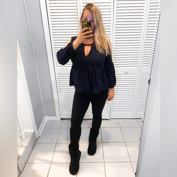 American Eagle | Boho Flowy Blouse With Bell Sleeves - Picture 2 of 6